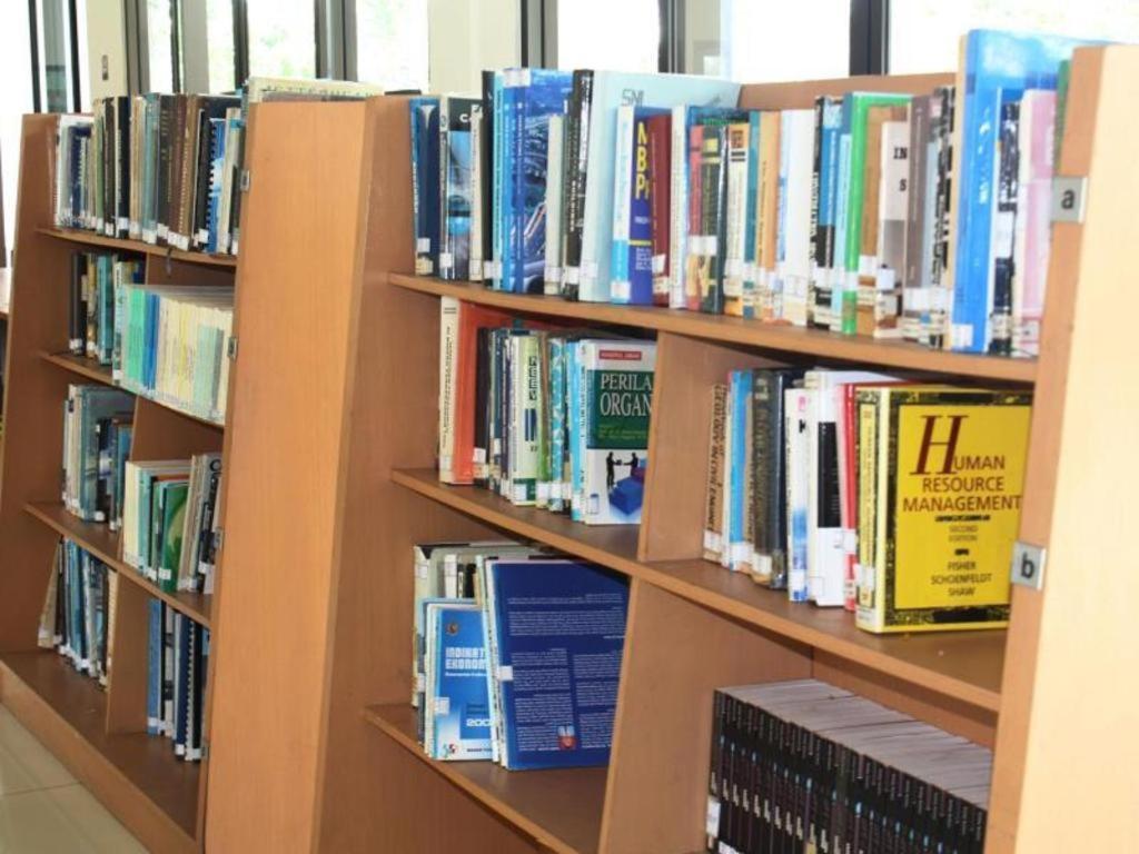 Pp University Cisarua Luaran gambar